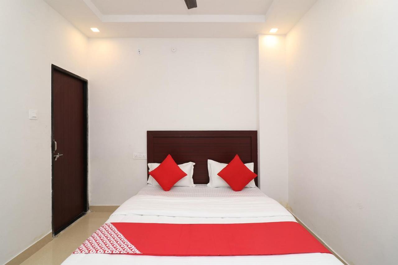 Oyo 1021 Hotel Gayatri Residency Tirath Esterno foto