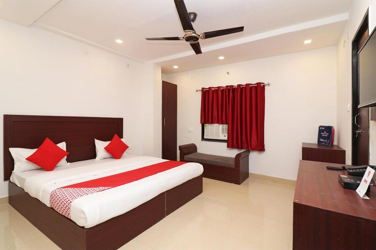 Oyo 1021 Hotel Gayatri Residency Tirath Esterno foto