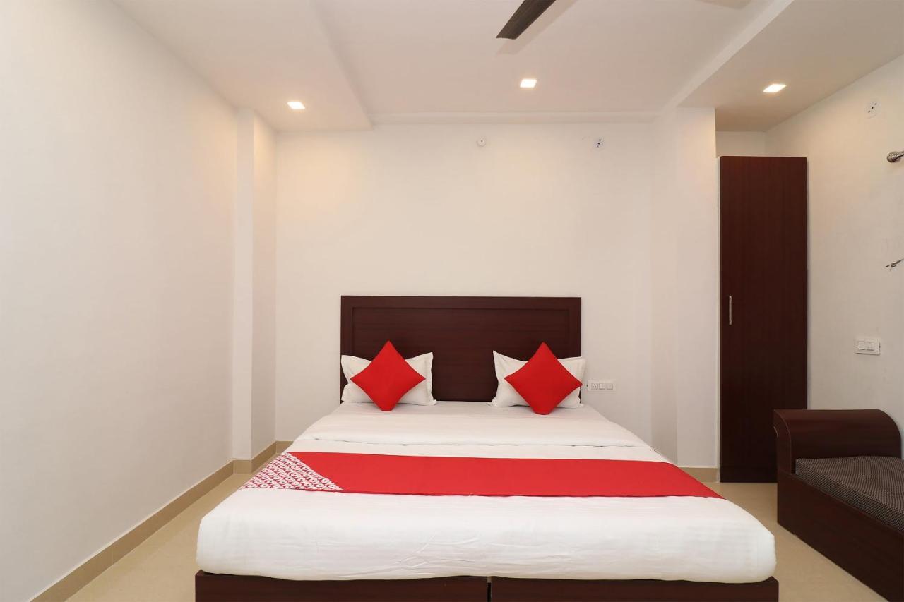 Oyo 1021 Hotel Gayatri Residency Tirath Esterno foto