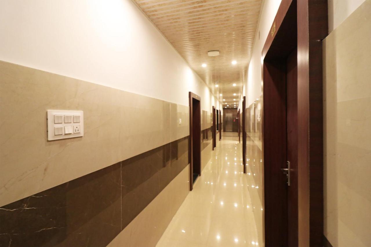 Oyo 1021 Hotel Gayatri Residency Tirath Esterno foto
