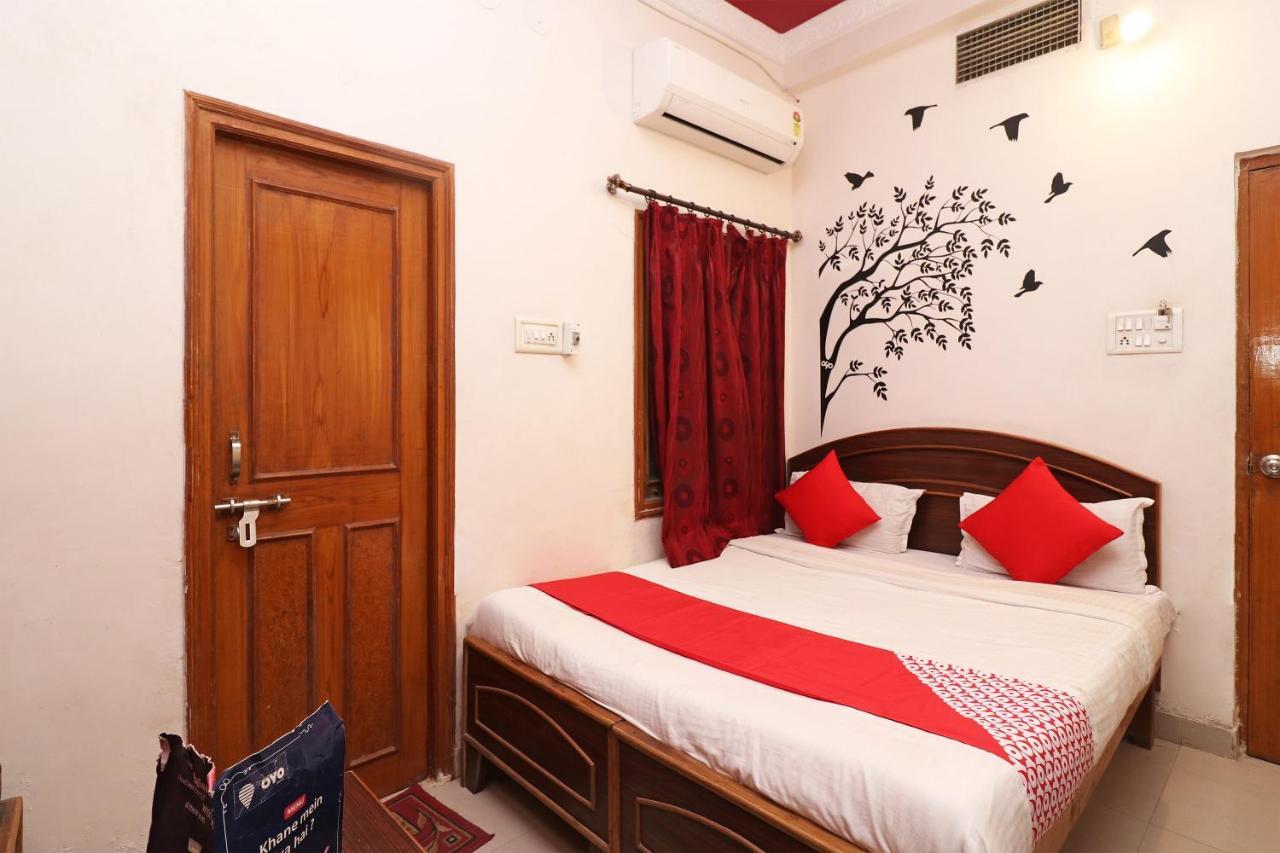 Oyo 1021 Hotel Gayatri Residency Tirath Esterno foto