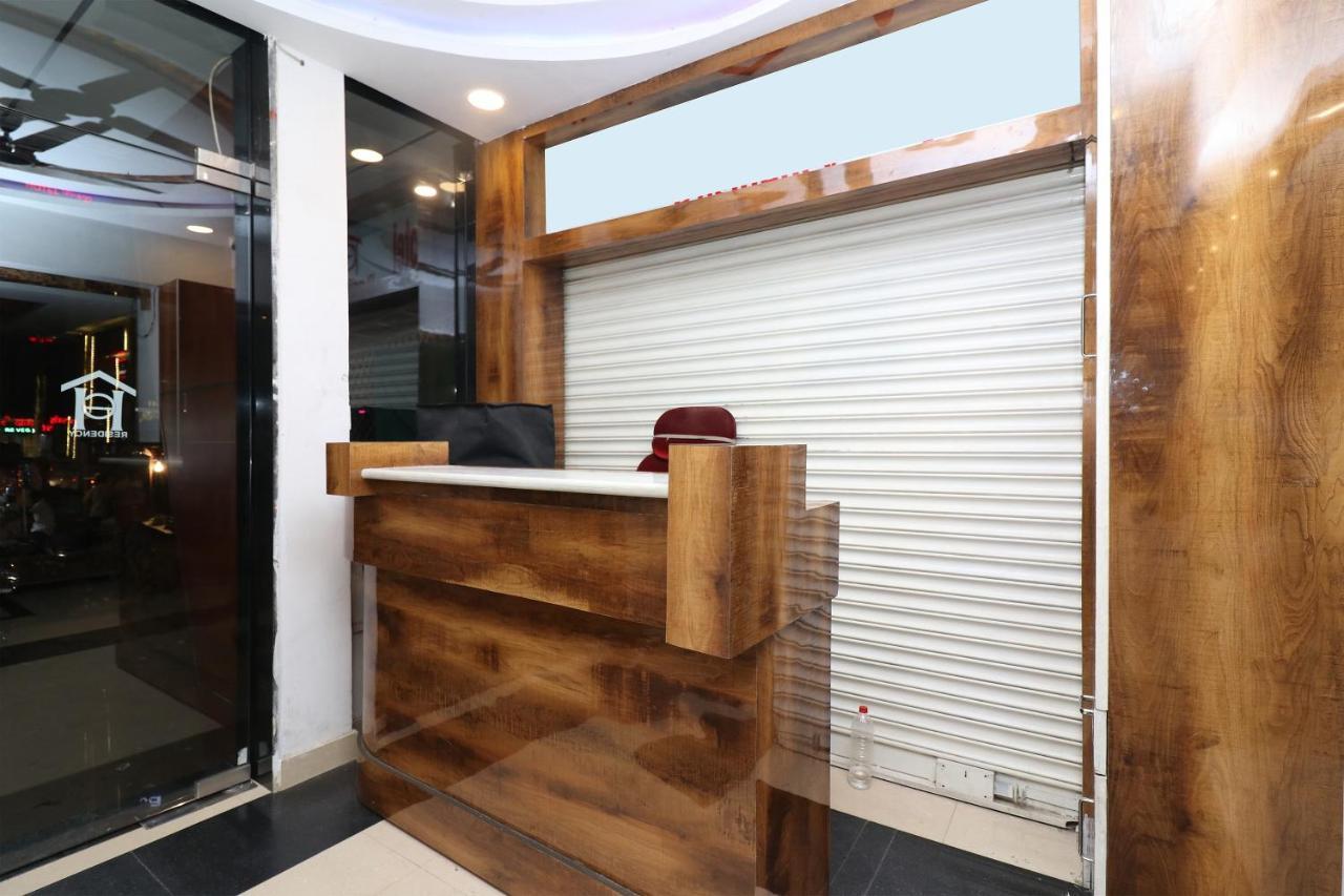 Oyo 1021 Hotel Gayatri Residency Tirath Esterno foto